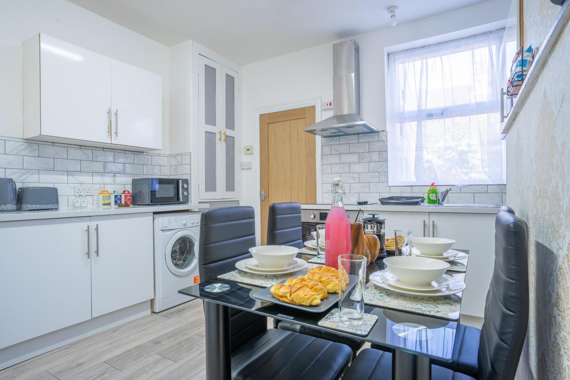 Stayzed E - Ng7 Free Wifi, Parking, Stylish House Near City Centre - Great For Tourists, Families, Contractors & Long Stays Nottingham Exterior photo