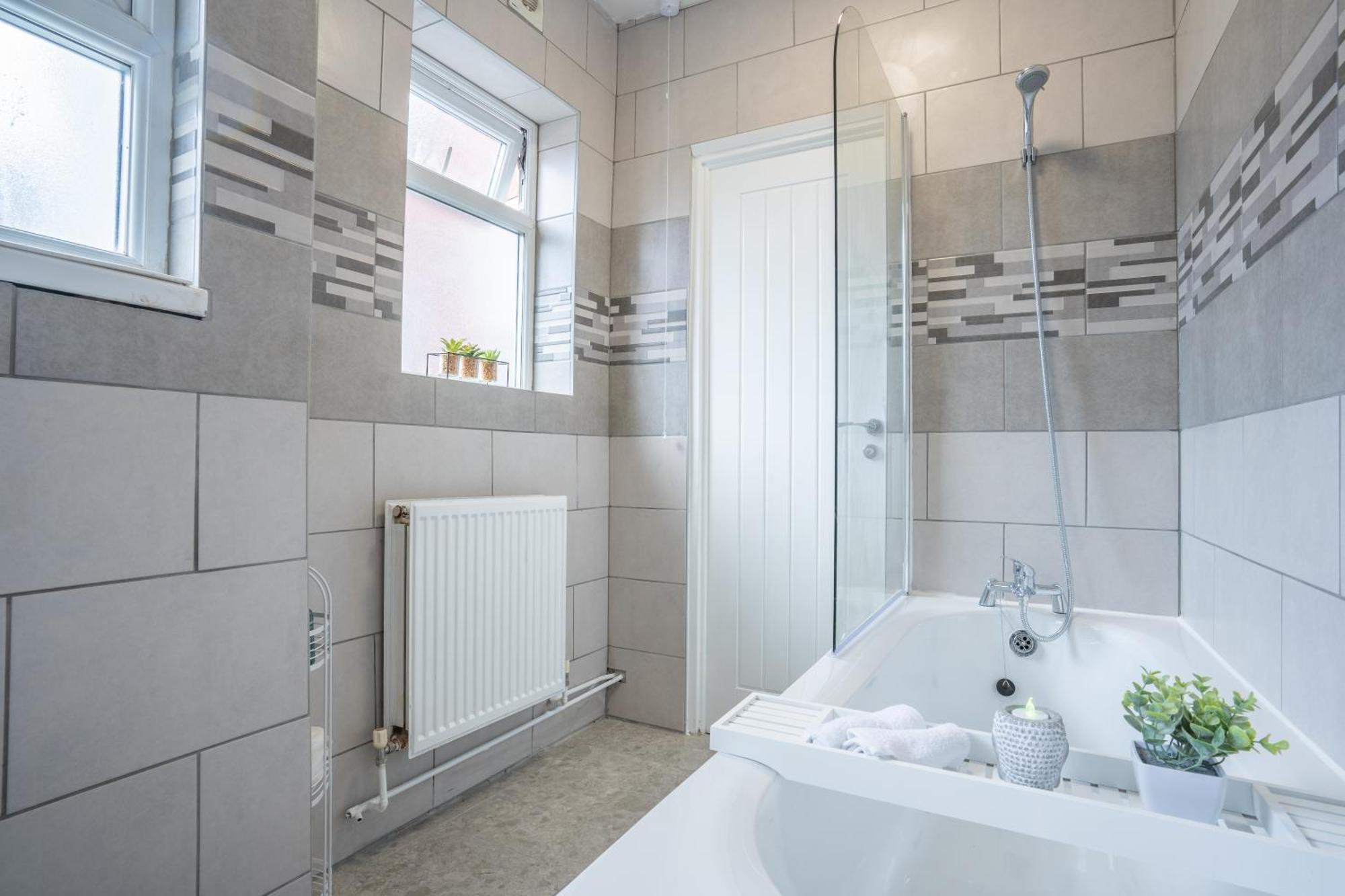 Stayzed E - Ng7 Free Wifi, Parking, Stylish House Near City Centre - Great For Tourists, Families, Contractors & Long Stays Nottingham Exterior photo